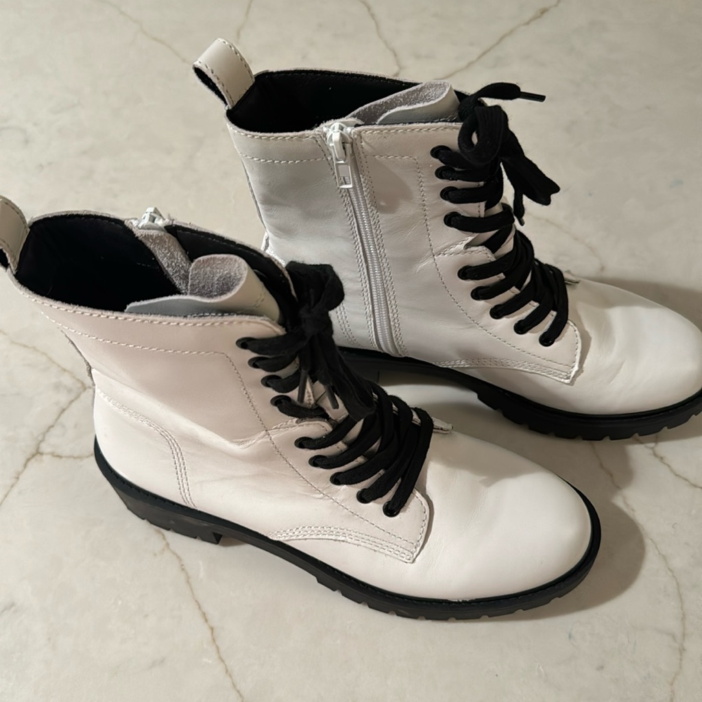 New Without Box Steve Madden White Combat Boots Size 9.5